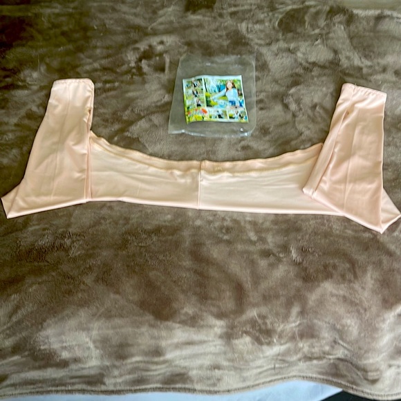 NWOT Women’s Solid Cooling / Sun Protection Sleeves / Shoulder Wrap, One Size. - Picture 2 of 7